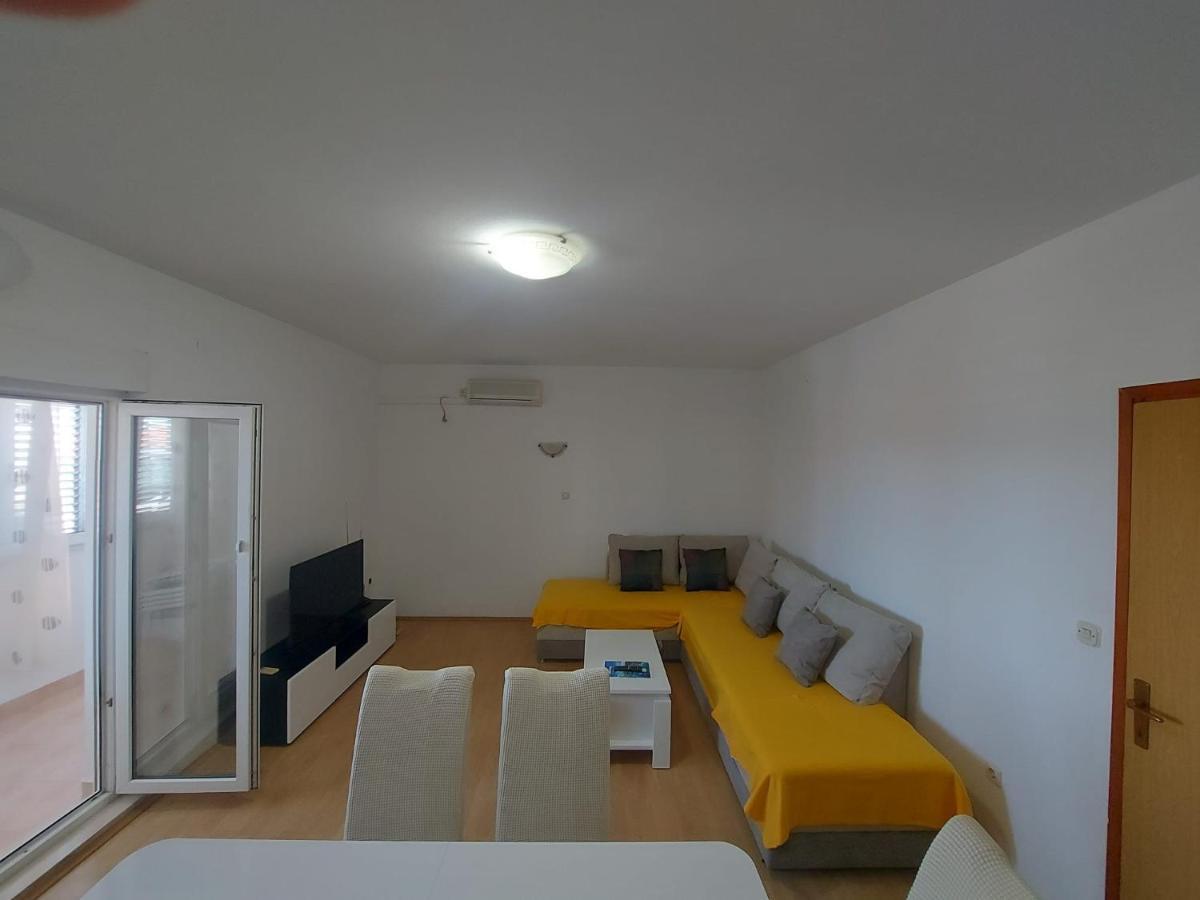 Apartment Papak Trogir Exterior photo